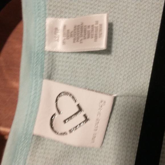 Live Love Dream woman's size XSP 3/4 sleeve Henley half button scoop neck NWT - Picture 3 of 12